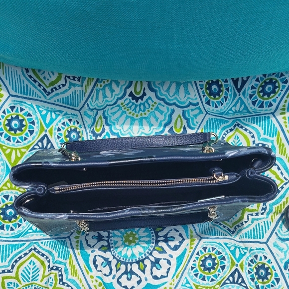 Kate Spade Blue and White Shoulder Bag with Floral Design - Picture 10 of 14